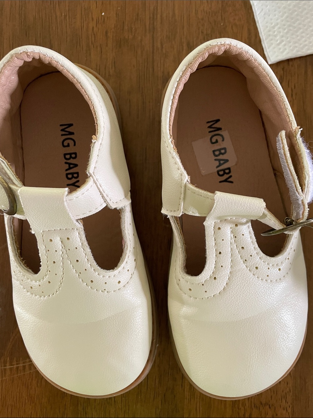 MG Baby white Girls' T-Strap Dress Shoes euro 29 - approx size 10-10.5